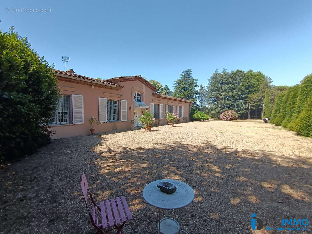Maison à AUSSILLON