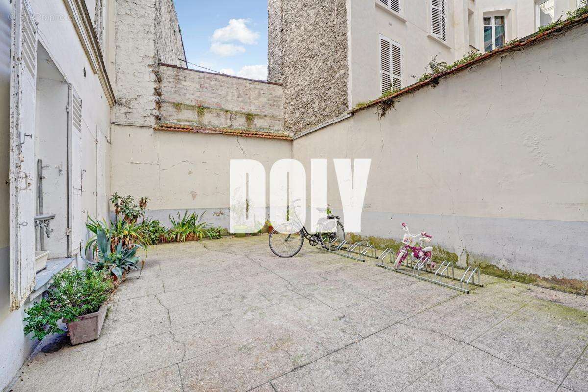 Appartement à PARIS-18E