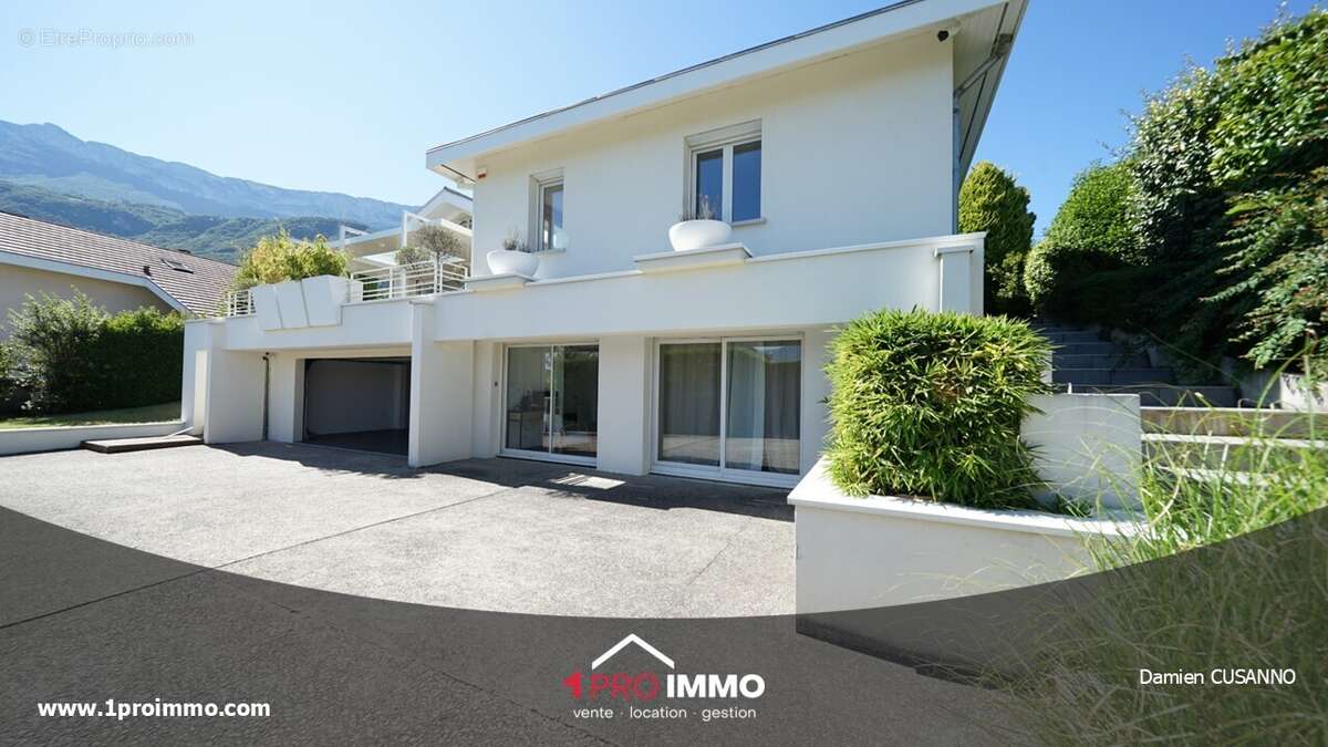 n°5 - Maison à CLAIX