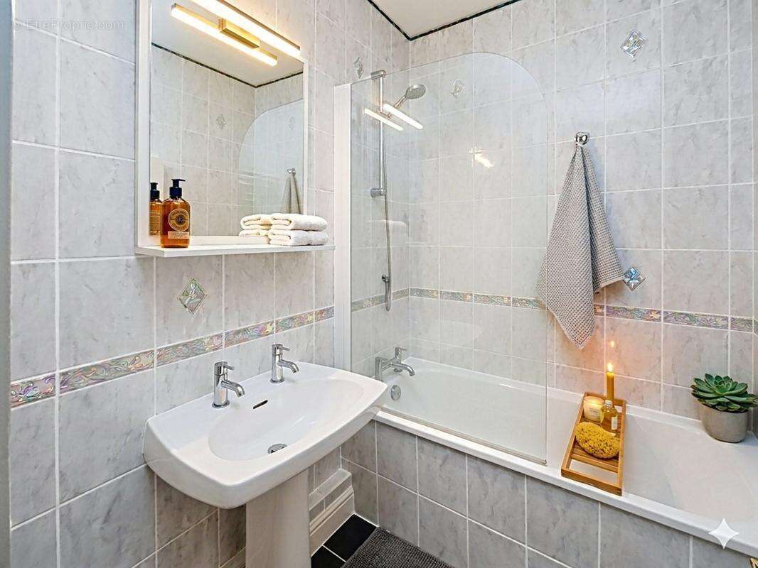 Appartement à SIN-LE-NOBLE