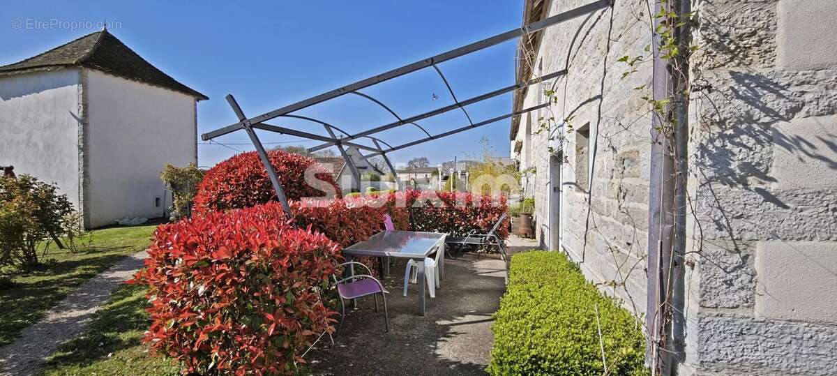 Maison 390 m² à Dole  - photo 6