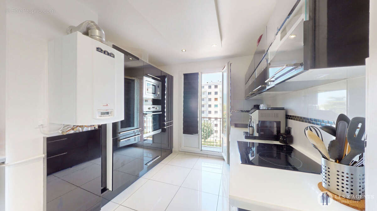 Appartement à SAINT-MARTIN-D'HERES