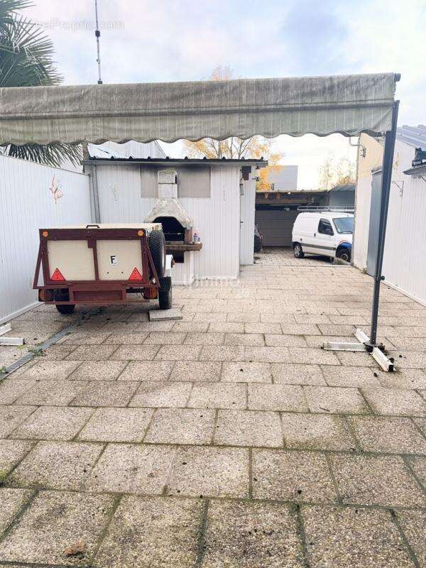 Maison à QUIEVRECHAIN