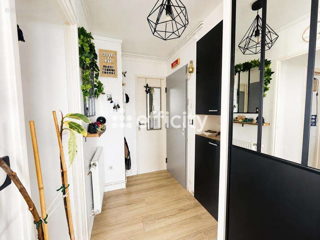 Appartement à LA RICHE