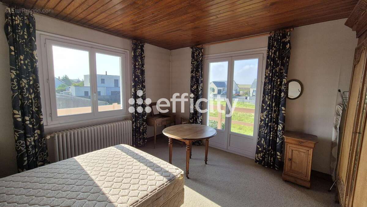 Maison 230 m² à Saint-Come-De-Fresne  - photo 33