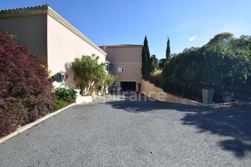 Propriété au calme - 5 chambres - T3 attenant - garage XXL - piscine - à MARMANDE (47) - photo 31