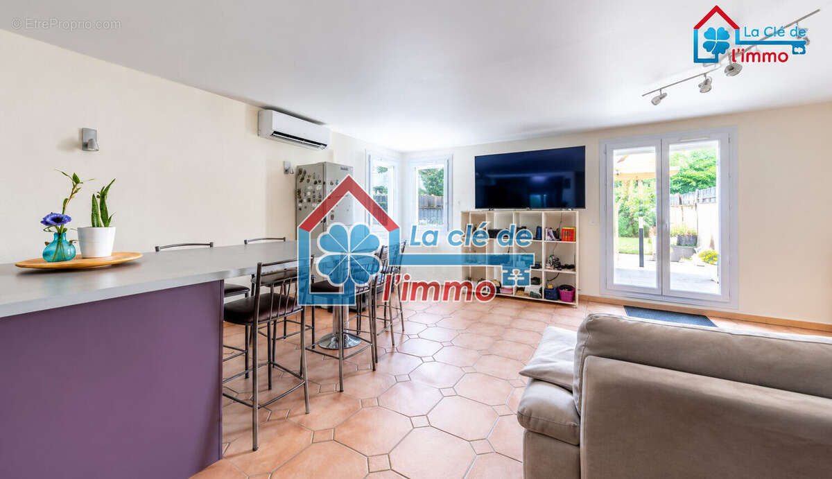 Maison à MOISSY-CRAMAYEL
