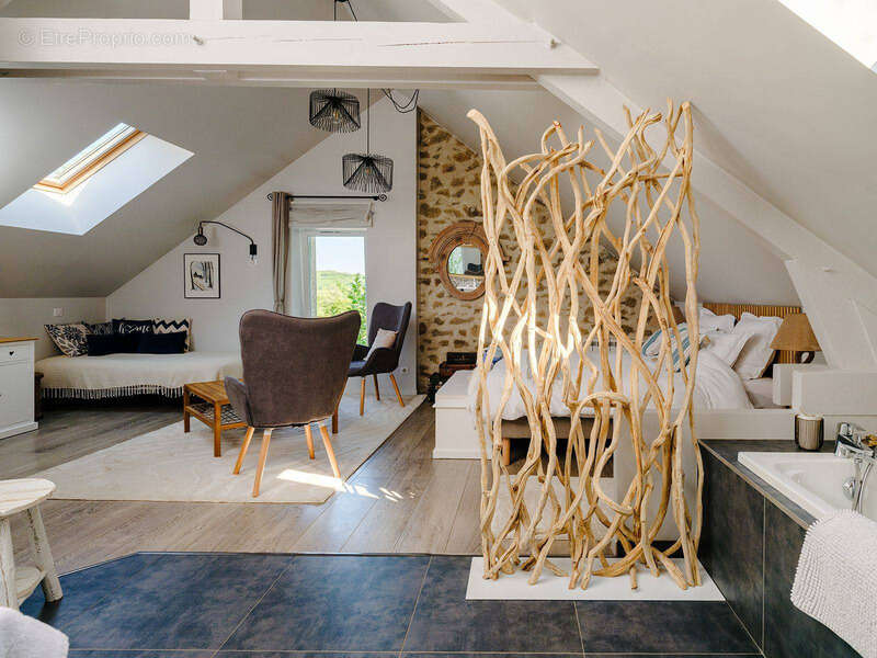 Commerce à SAINT-VAURY