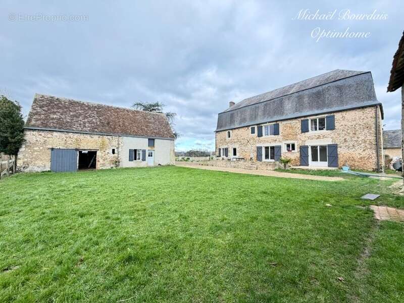 Maison à LUCHE-PRINGE