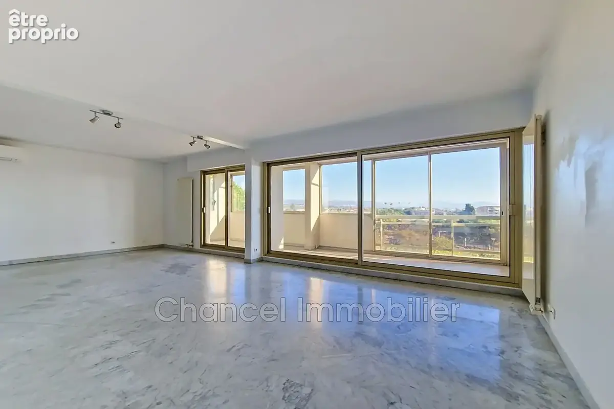 Photo Appartement à Antibes au prix de 299 000€