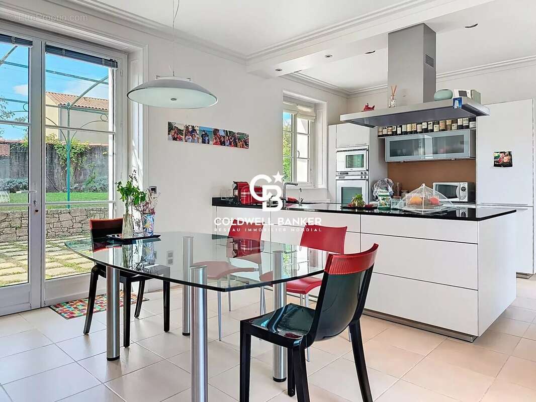 Maison à LES HERBIERS