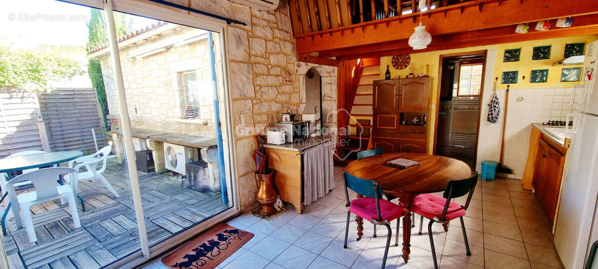 Villa de 238m² avec vue et  2 logements indépendants - photo 13