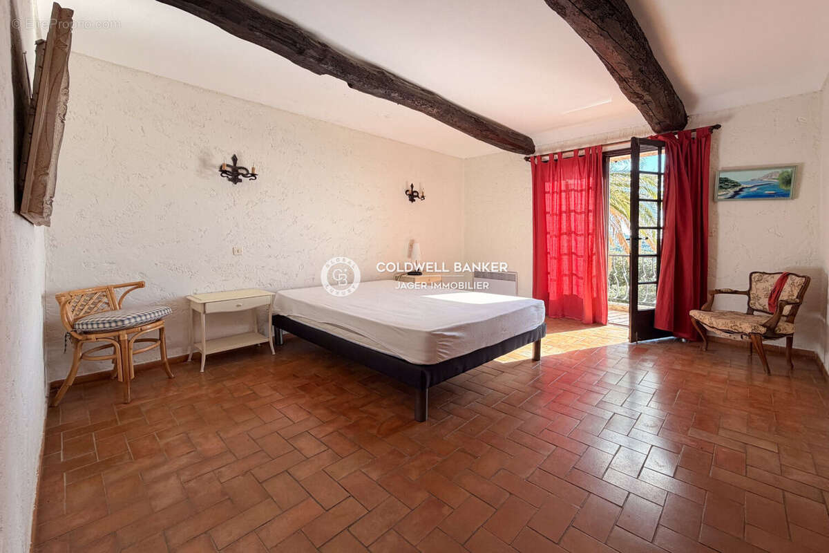 Maison à LES ISSAMBRES