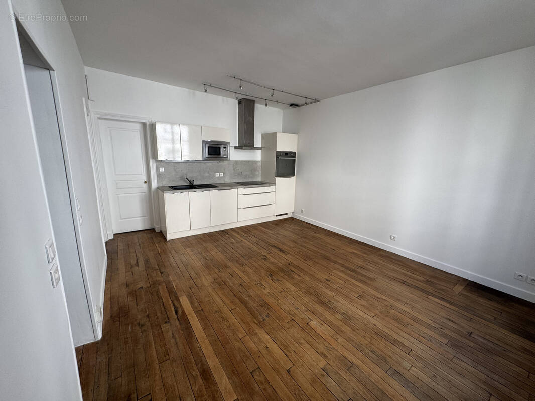 Appartement à PARIS-10E