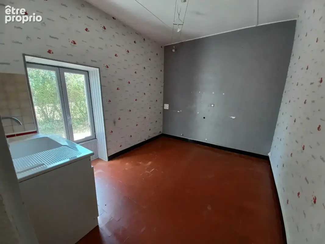 Maison ancienne indépendante, à rénover avec terrain et garage - photo 3