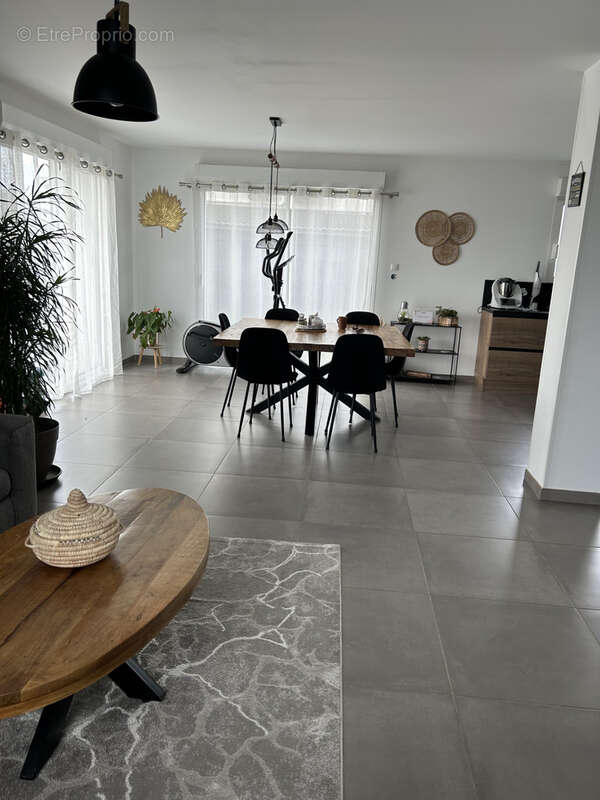 Maison à OSTRICOURT