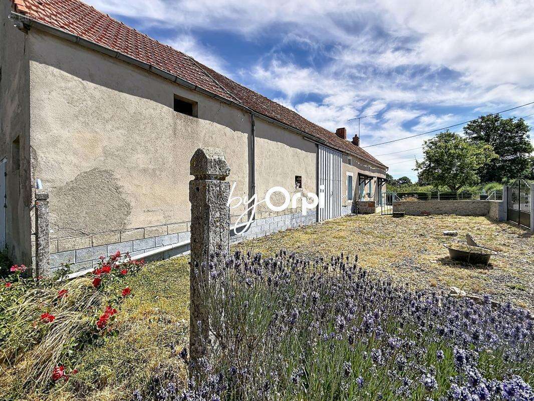 Maison à LOUROUX-DE-BOUBLE