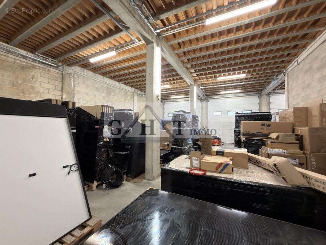 Commerce à VIGNEUX-SUR-SEINE