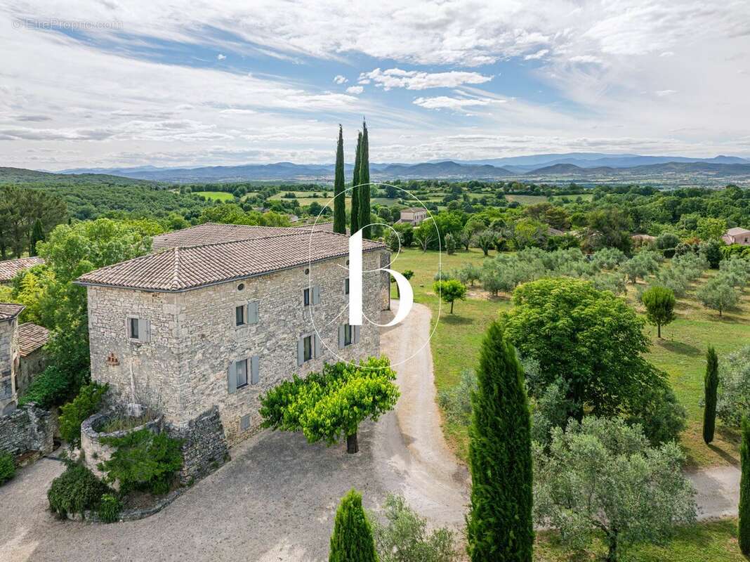 Maison 500 m² à Barjac  - photo 5