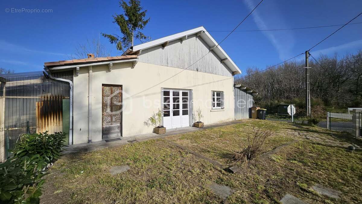 Maison à LAGORCE