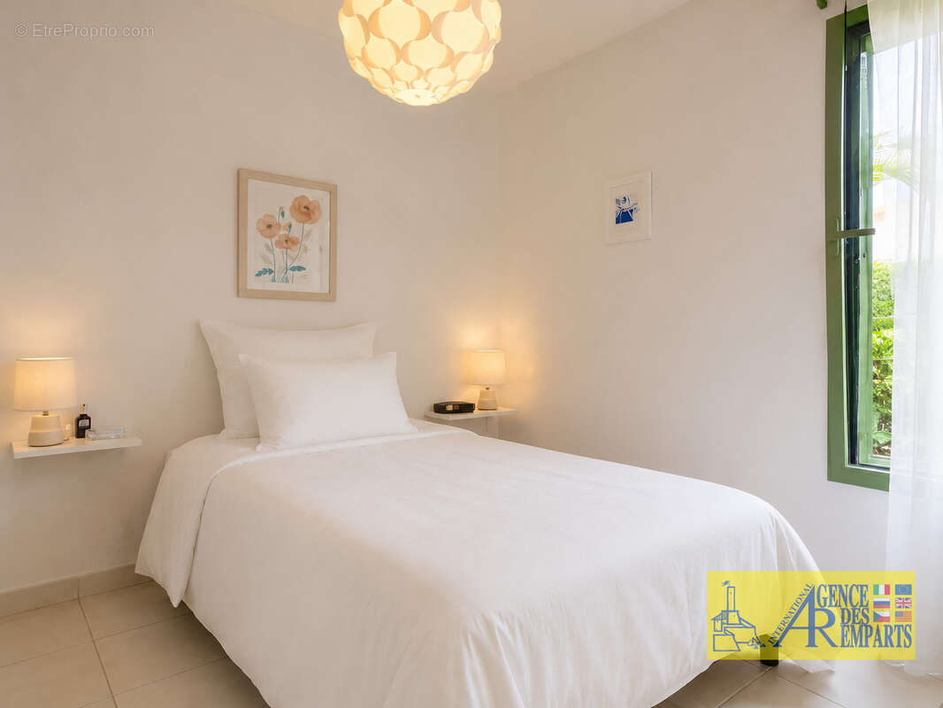 Appartement à VALLAURIS