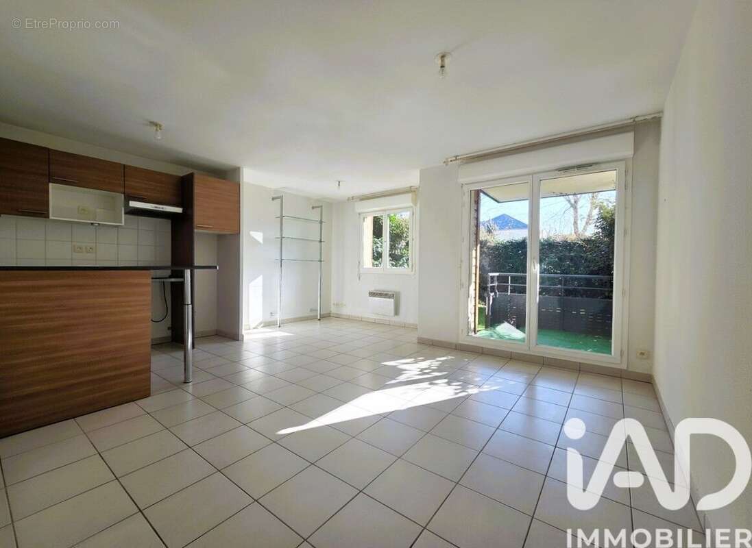 Photo 2 - Appartement à ONET-LE-CHATEAU