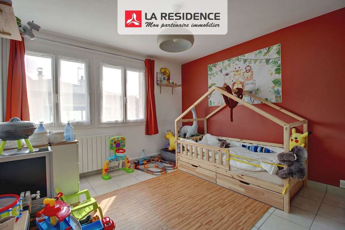 Maison à SAINT-ETIENNE-DU-ROUVRAY