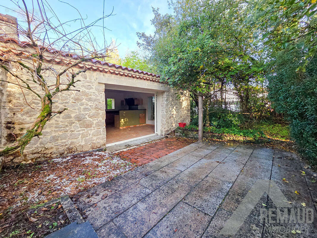 Maison à LA GENETOUZE