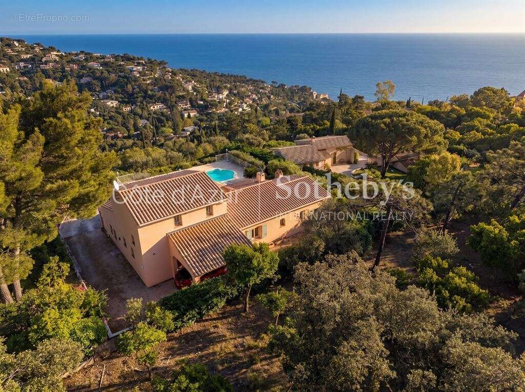 Maison à LES ISSAMBRES