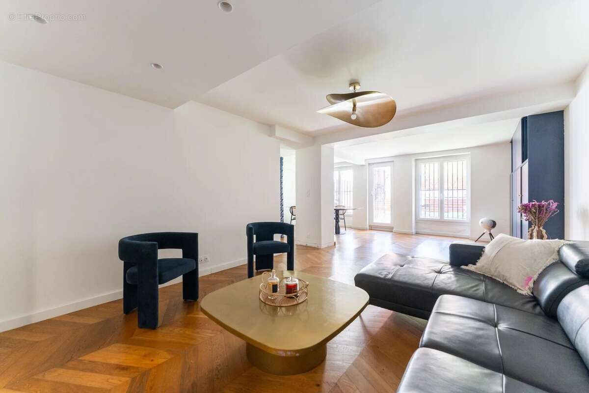 T4 à vendre 140m2 Marseille 13008 - Jardin et Piscine - photo 5