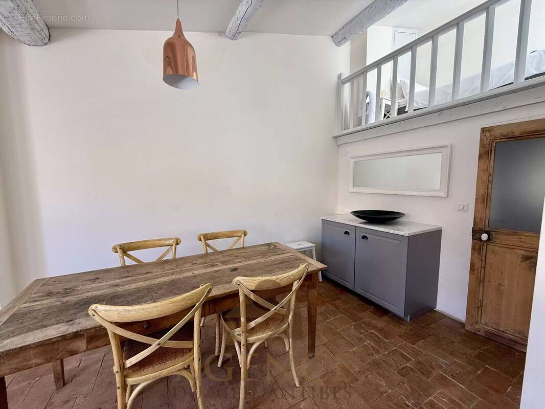 Vieil Antibes 3P 45m2 + 13m2 de terrasse vue dégagée - photo 5