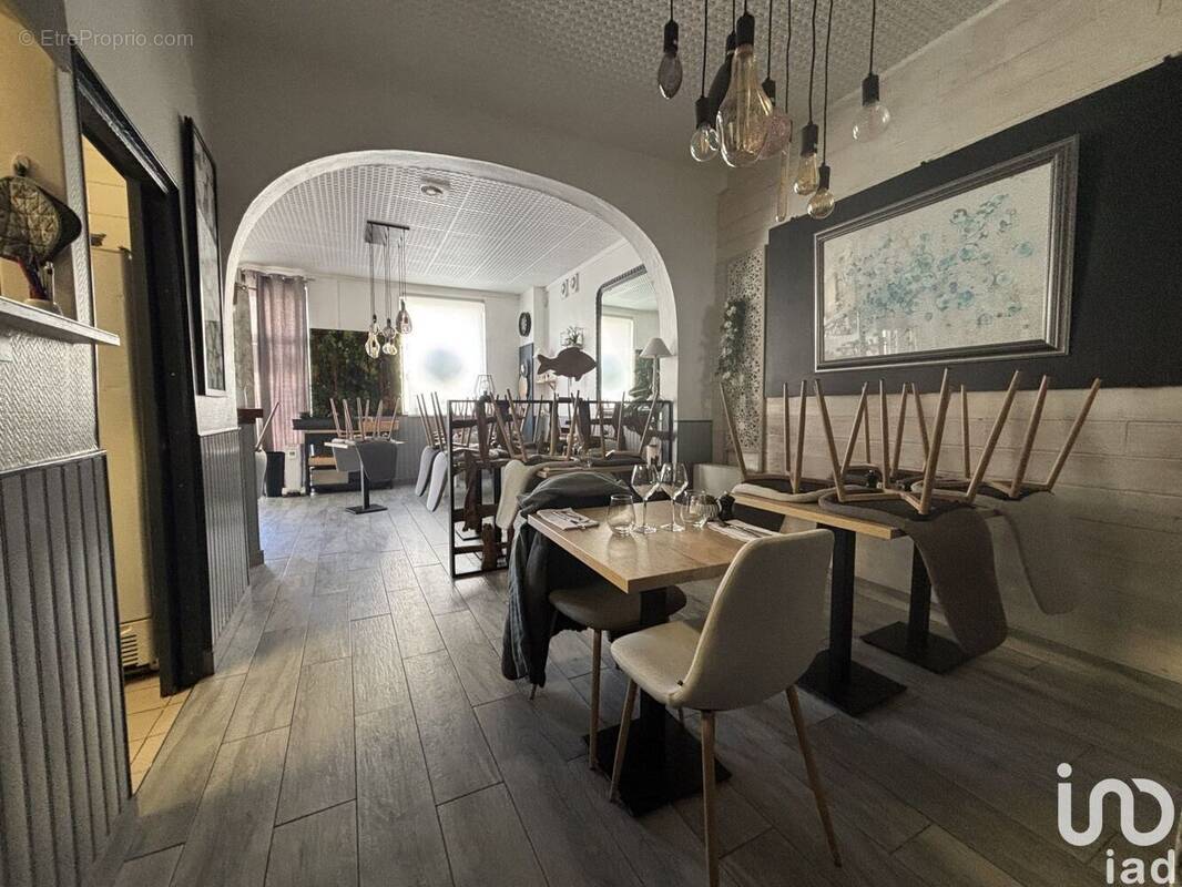 Photo 1 - Commerce à ROCHEFORT