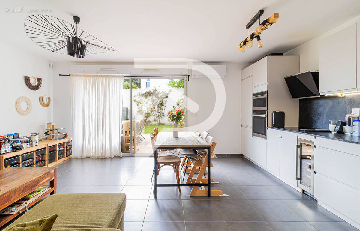 Appartement à MARSEILLE-12E