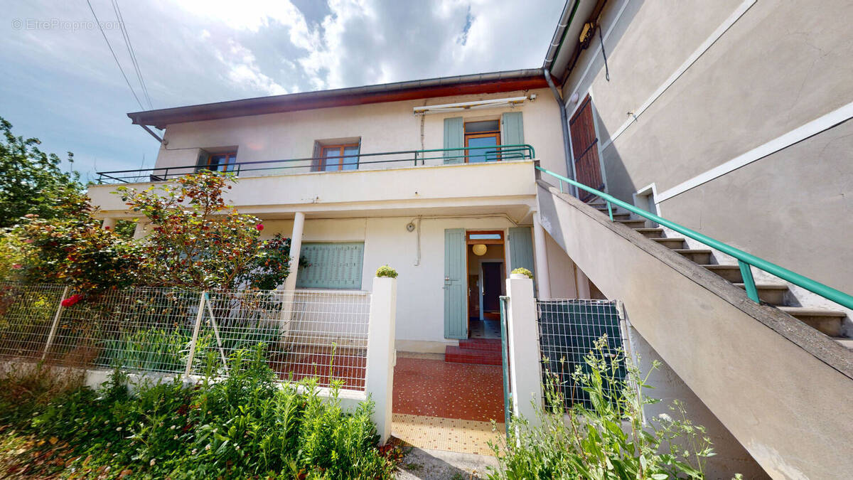 Maison à SAINT-MARTIN-D'HERES