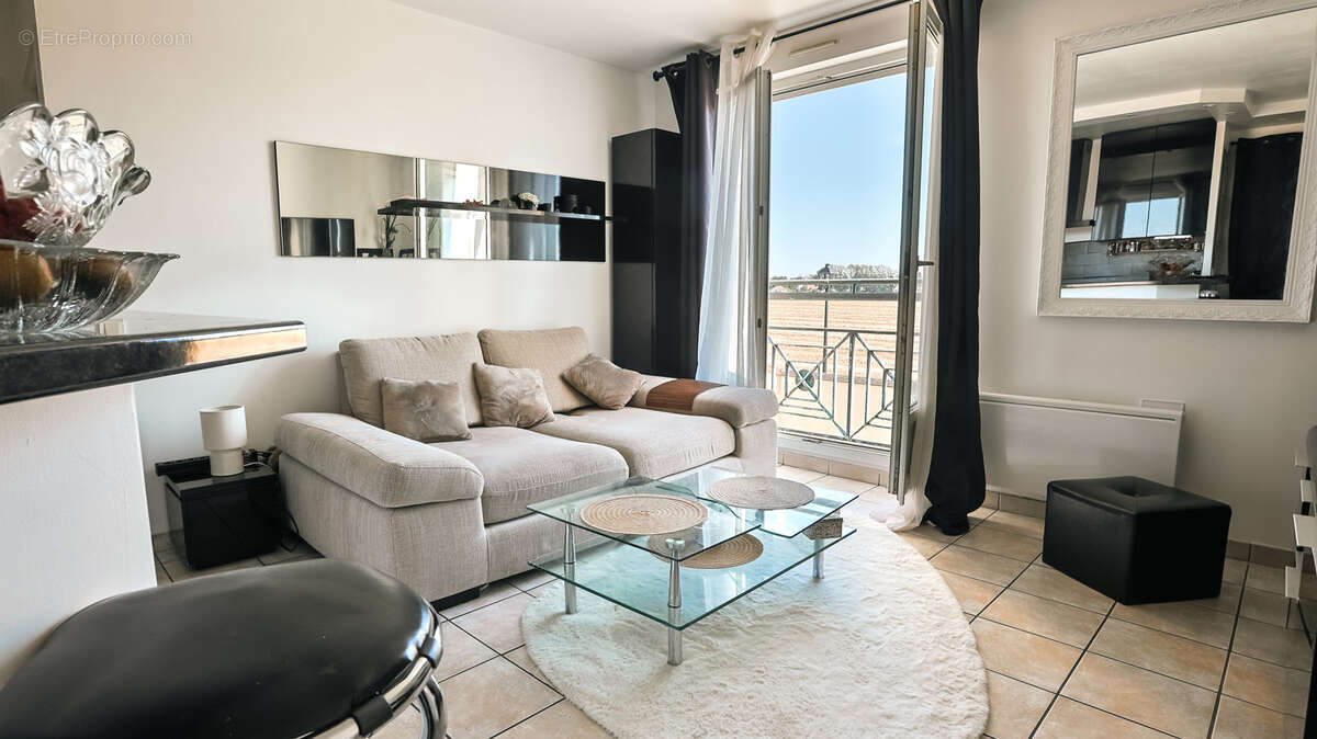Appartement à NEAUPHLE-LE-CHATEAU