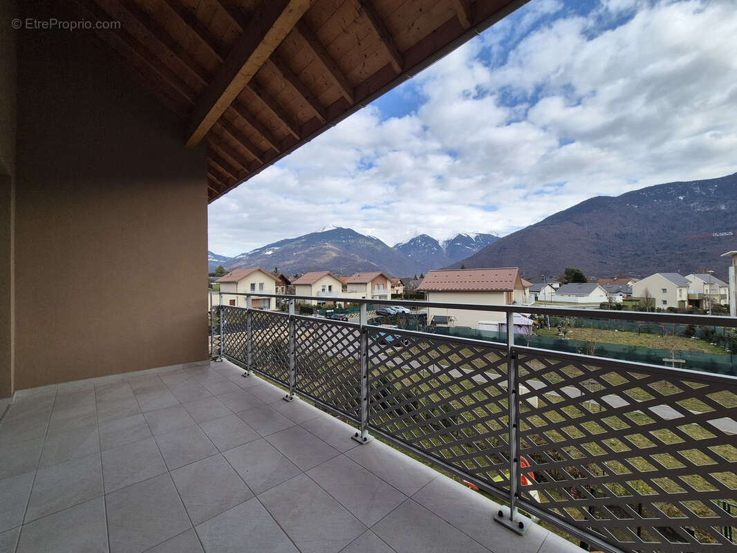 Appartement à GILLY-SUR-ISERE