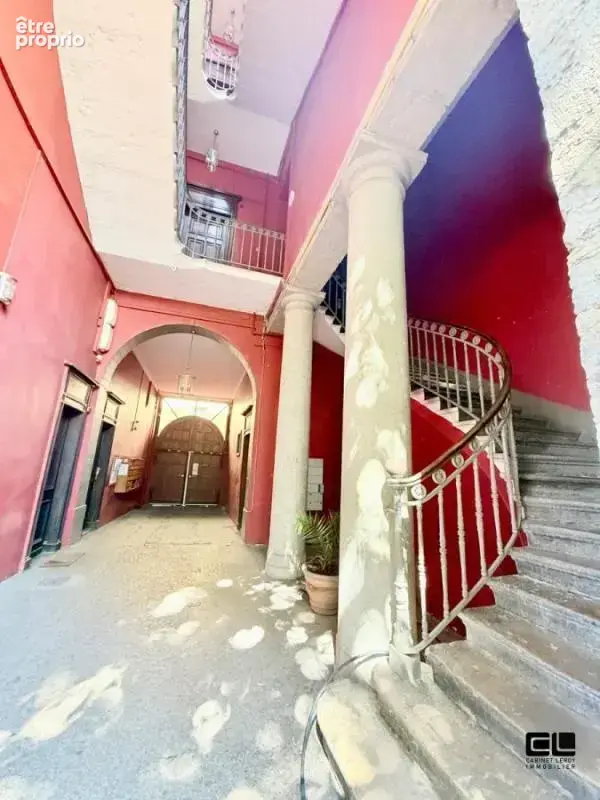 Metro gare de vaise / quai  de saone 103m² dans bel immeuble ancien - photo 14