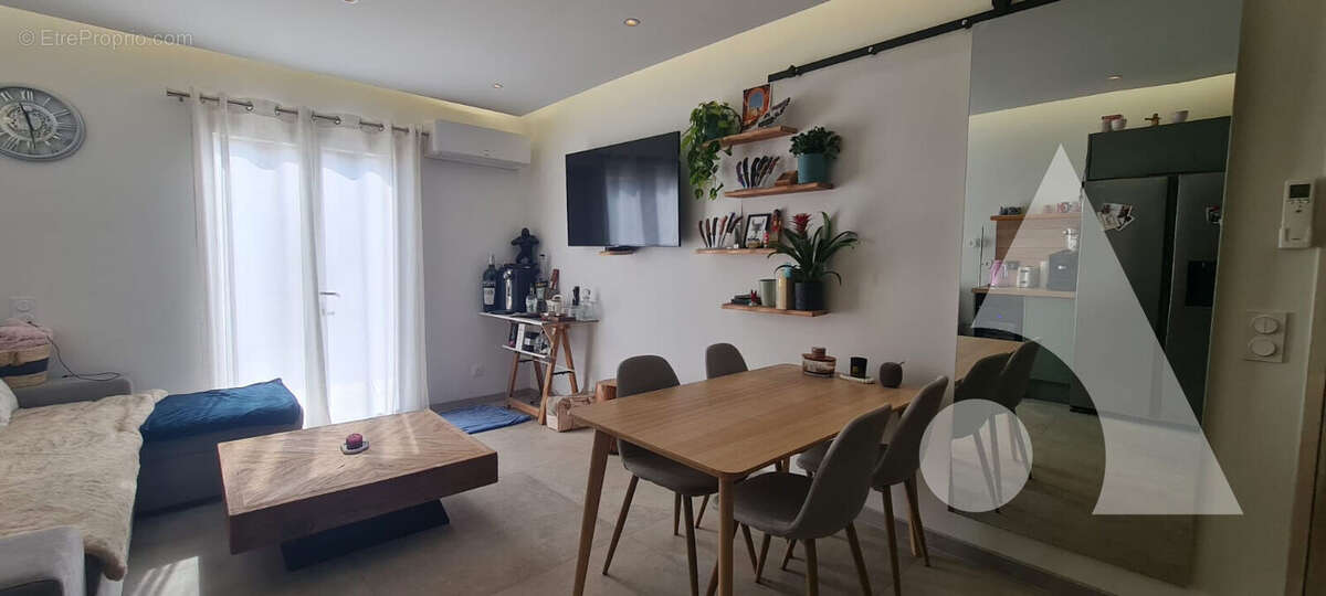 Appartement à SALERNES