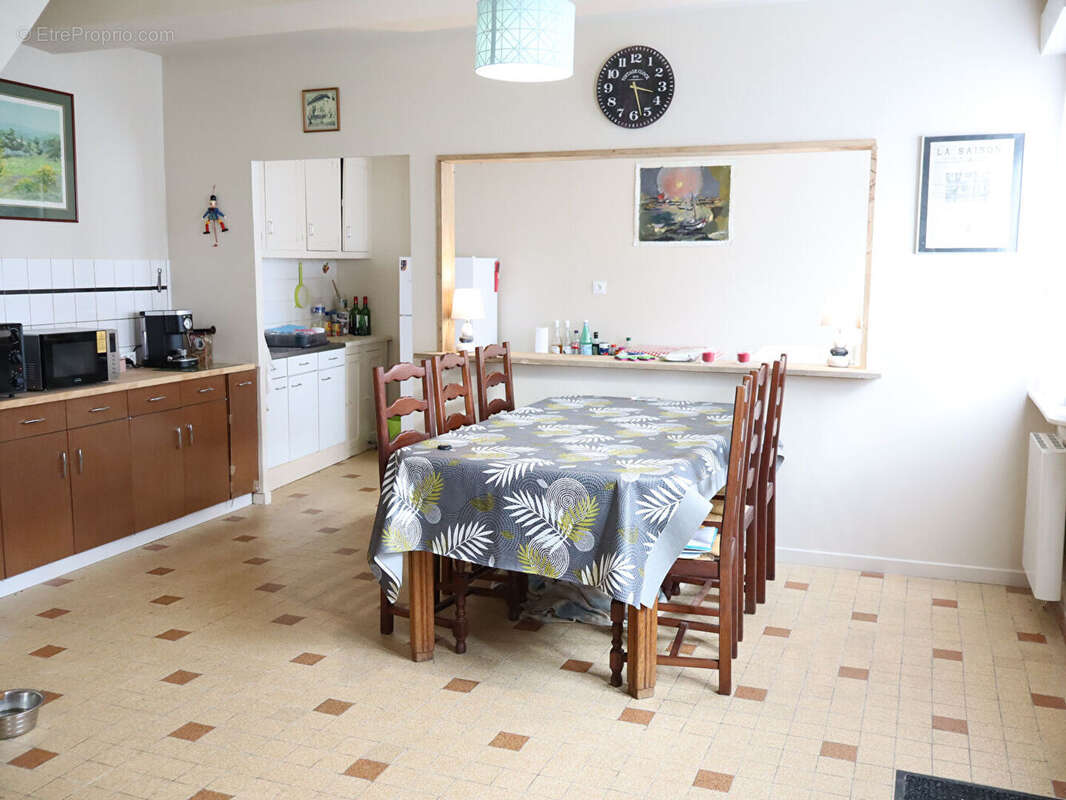 Maison à SAINT-GEORGES-DE-ROUELLEY