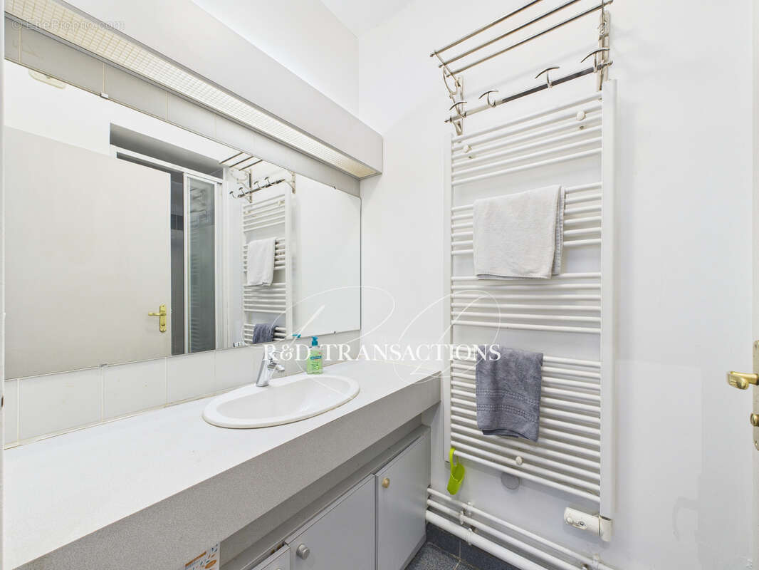 Appartement à NEUILLY-SUR-SEINE