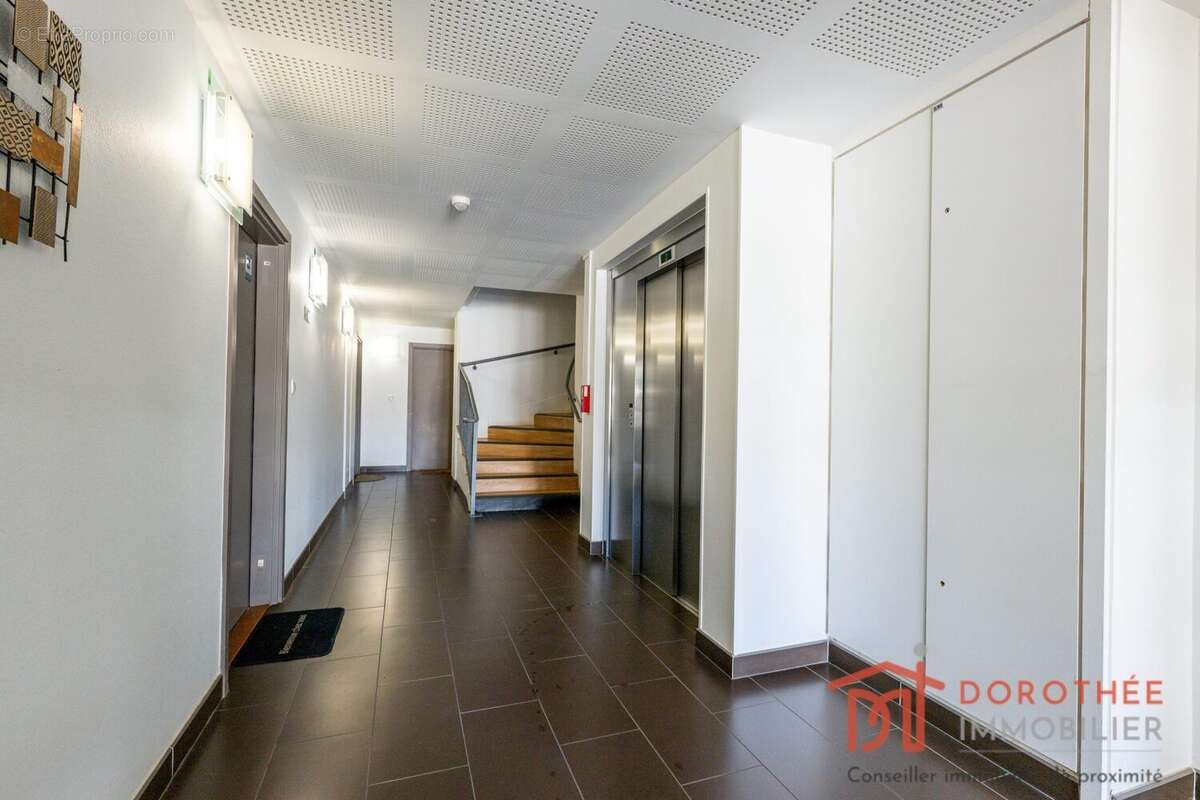 Appartement 59 m² à Santeny  - photo 2