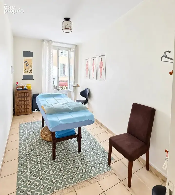 Appartement 4 pièces avec terrasse - Carré d'Or - Locataire en place - photo 8