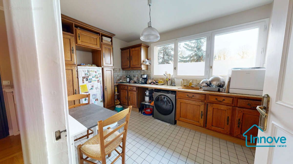 Appartement à VILLE-D&#039;AVRAY