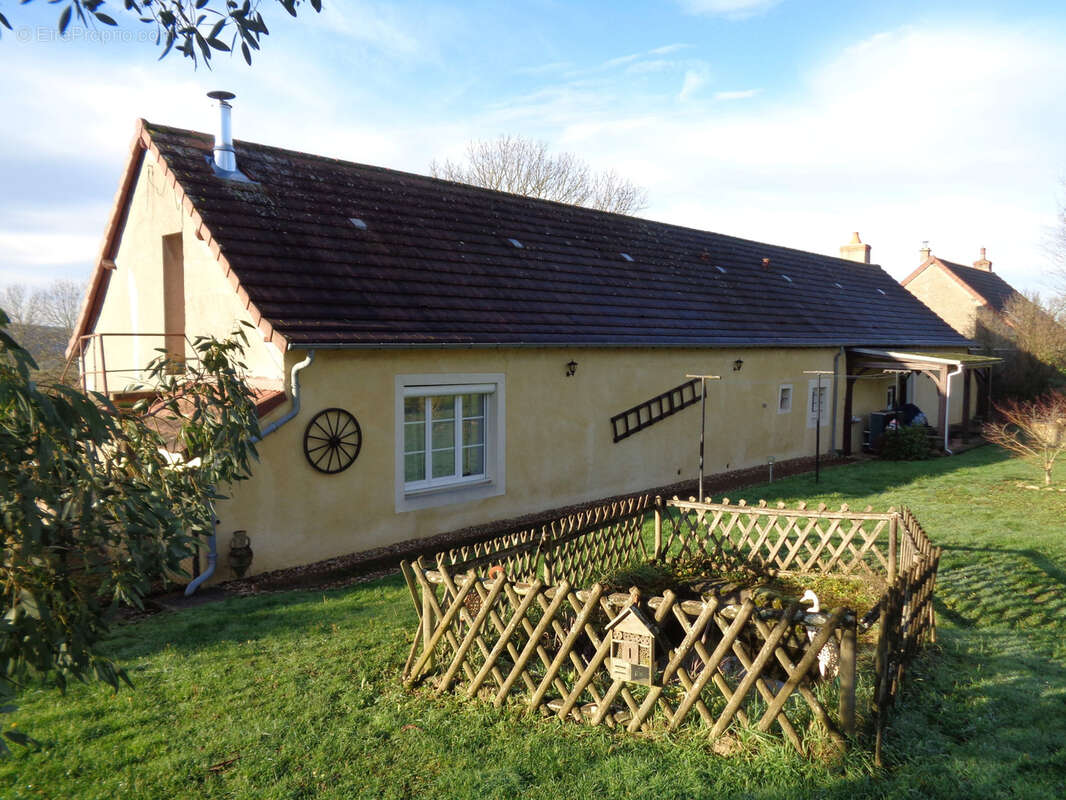 Maison à SAINT-BENIN-D'AZY
