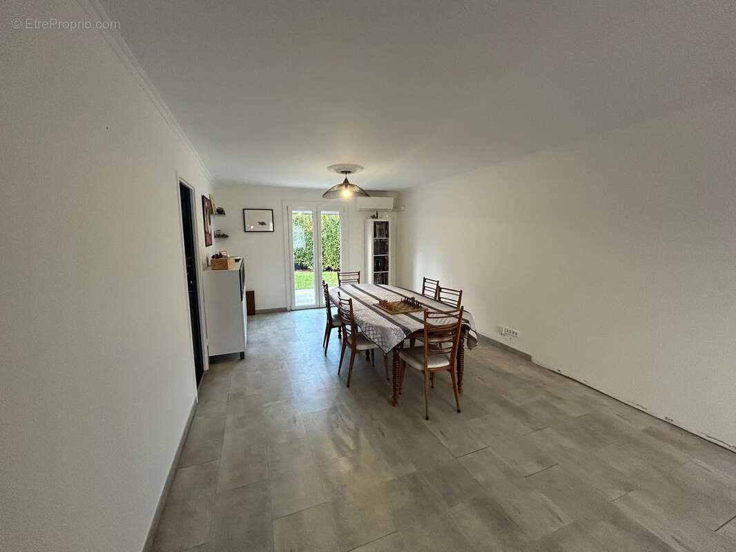 Maison à DECINES-CHARPIEU