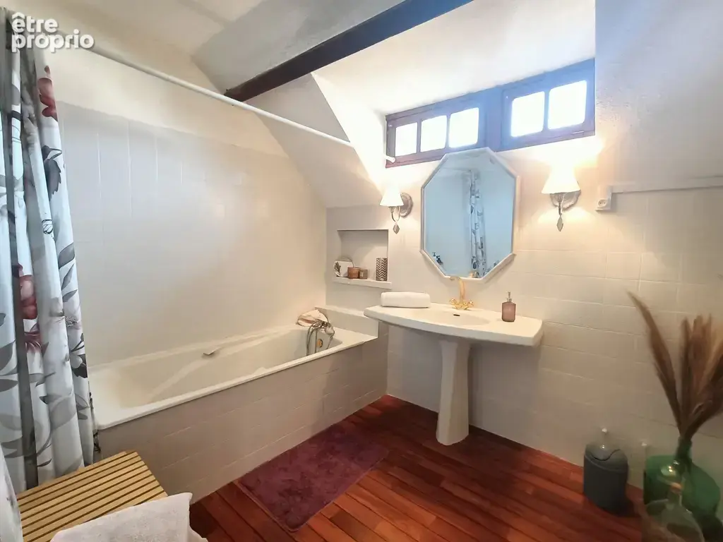Propriété de 220m2 avec garage et piscine - photo 13