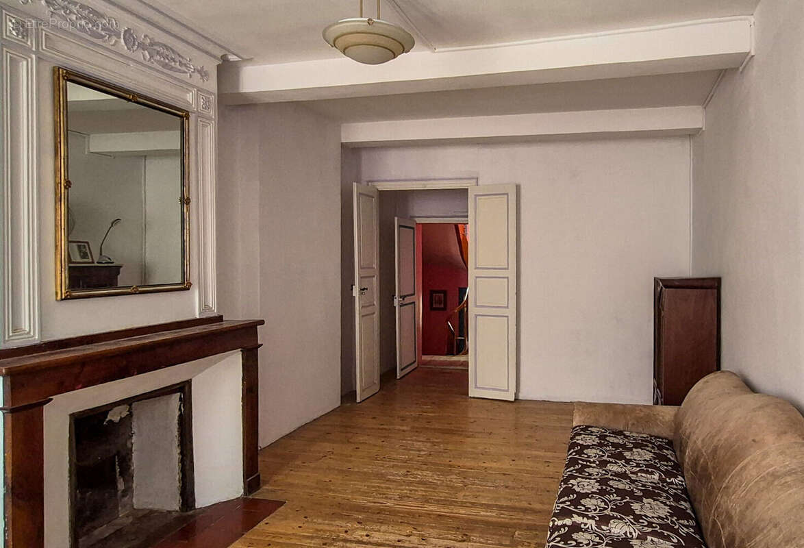 Maison de village de caractère de 5 chambres avec garage au cœur de Chalabre - photo 2