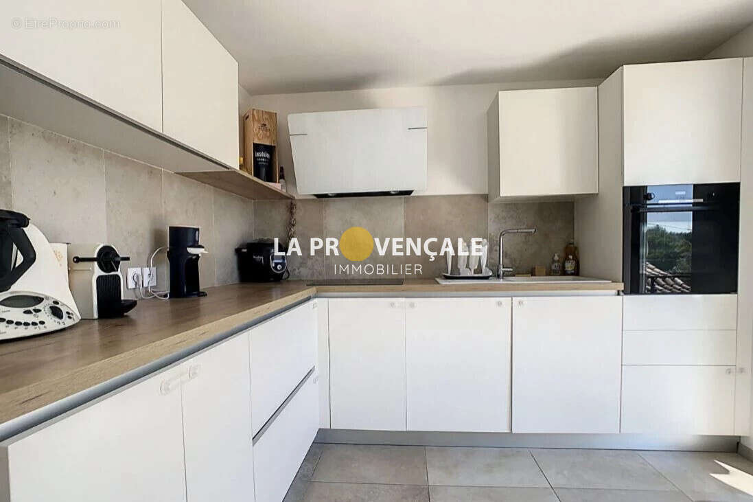 Appartement à GREASQUE