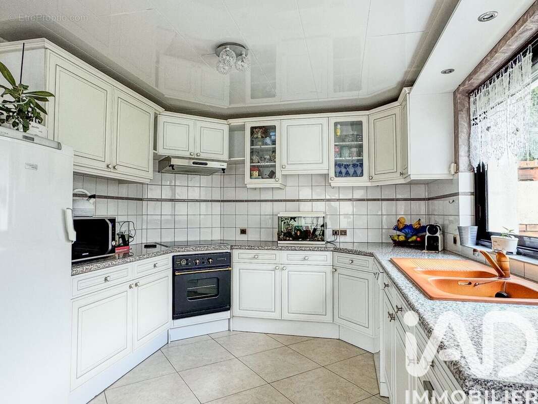 Maison 120 m² à Villeneuve-Le-Comte  - photo 6
