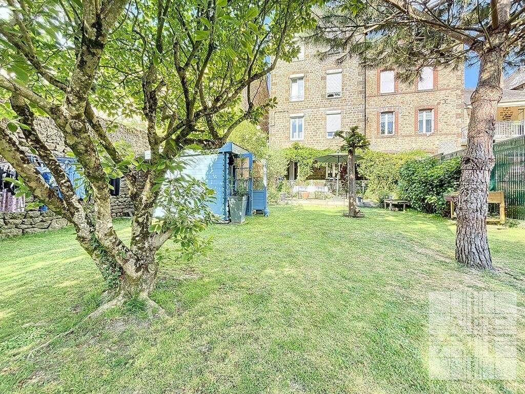 Maison à AMBRIERES-LES-VALLEES